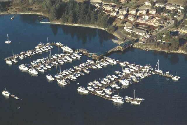 Deer_Harbor_Marina.JPG (84148 bytes)